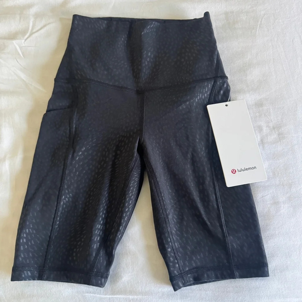 🆕 Lululemon Align HR Shorts with Pockets 8” Jewel Emboss Black